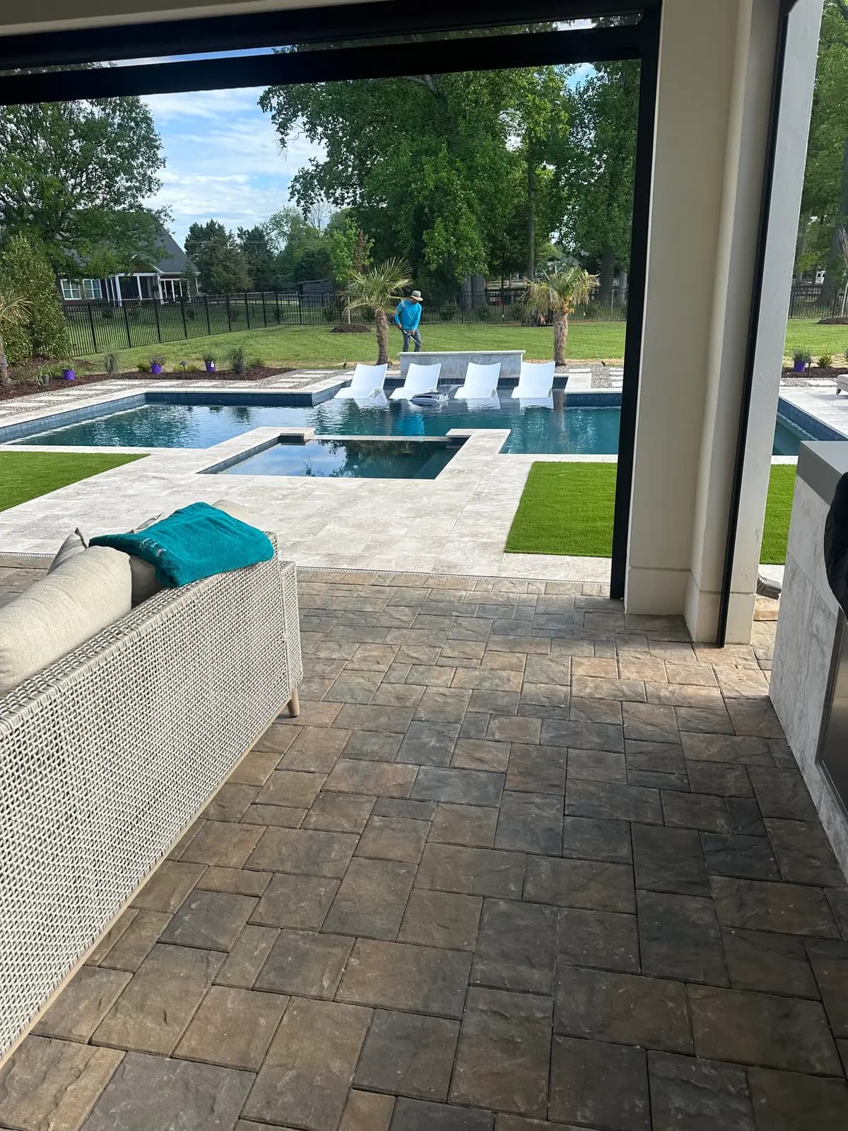 Gunite pool and spa with an outdoor kitchen in Huntersville, NC, view 18