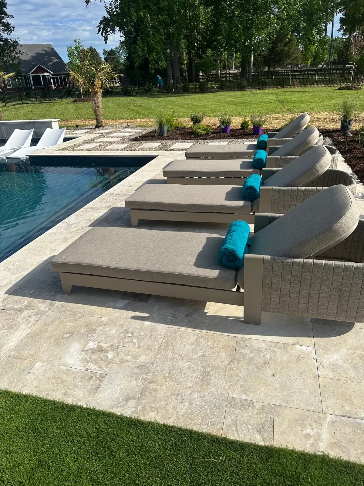 Gunite pool and spa in Huntersville, NC, view 21