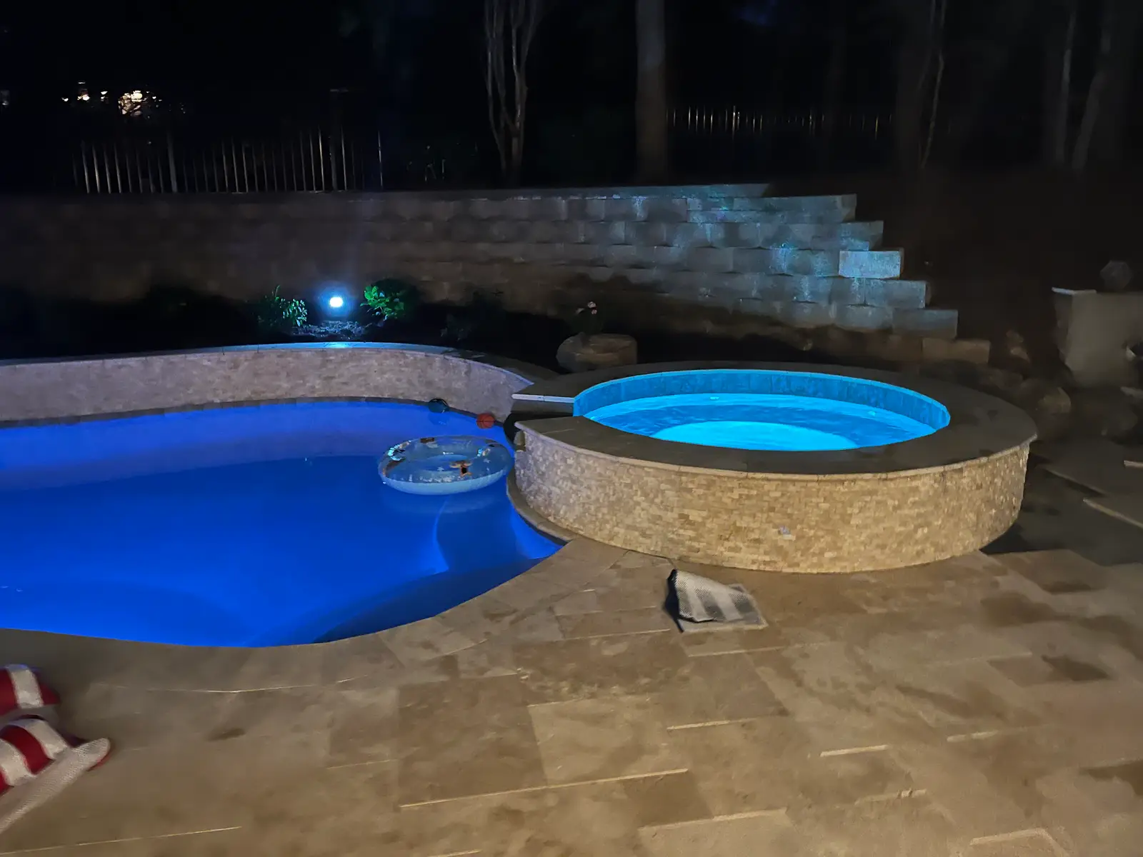Gunite pool and spa with outdoor lighting in Charlotte, NC, view 14
